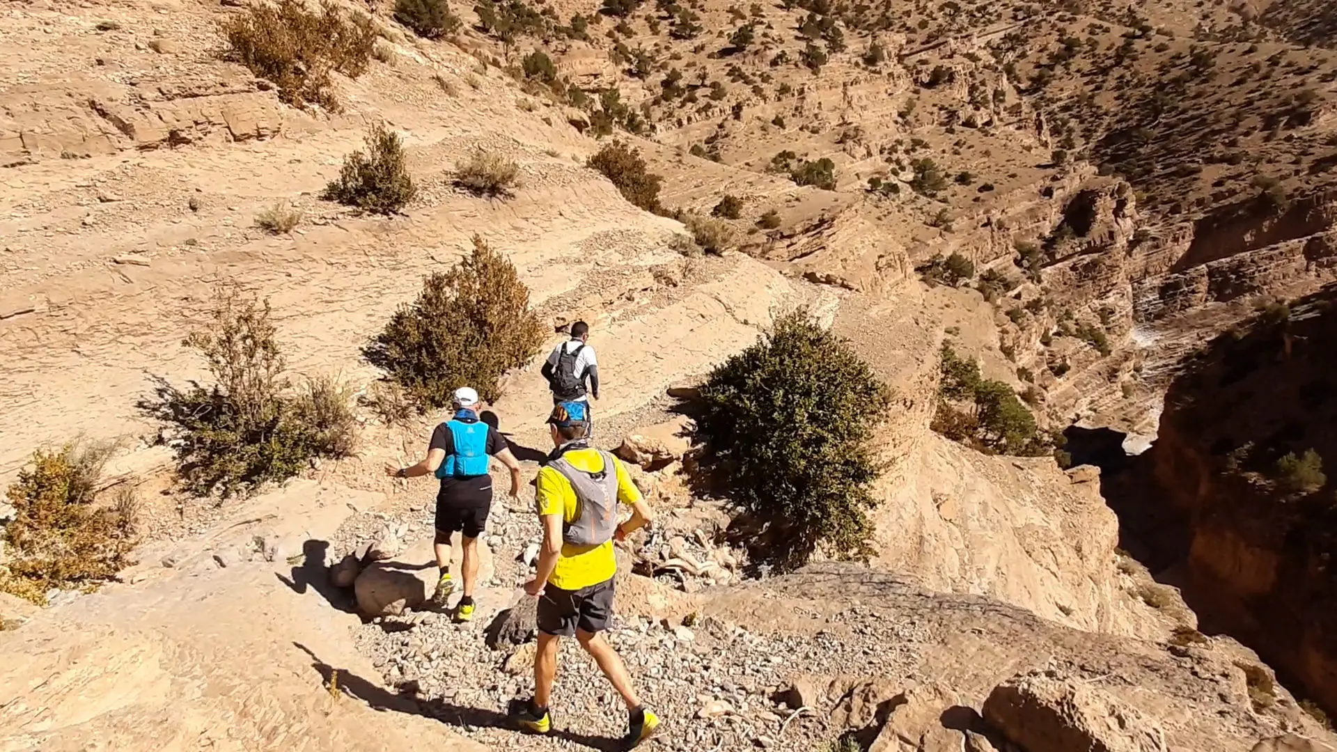 Runner by a Cliff area in the Atlas